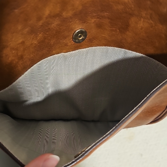 Chic Brown Crossbody Bag with Paisley Strap - Picture 3 of 7